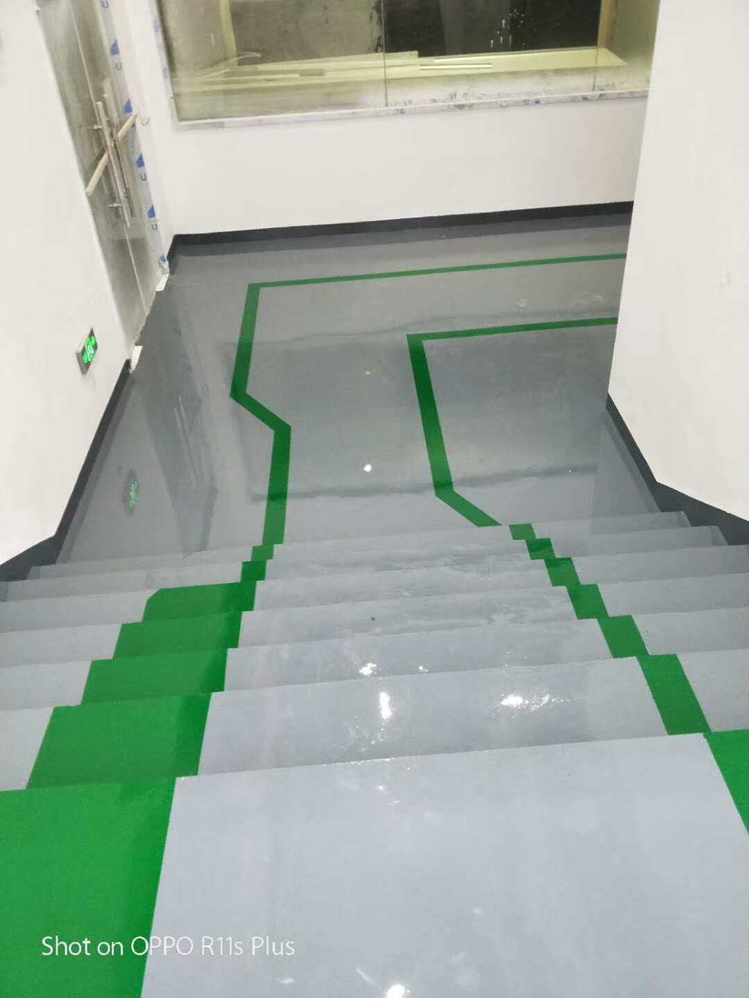 環(huán)氧防靜電自流平地坪